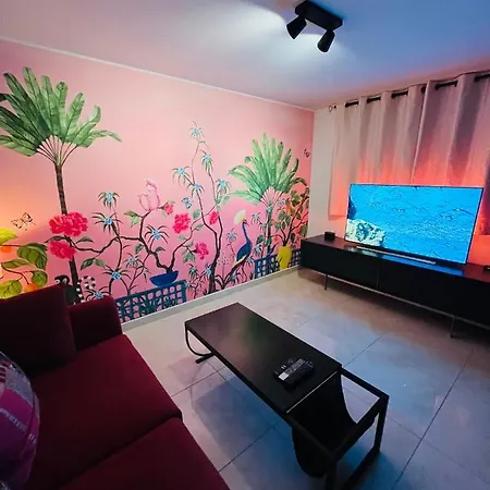 Apartment Pink Tropical Champagne