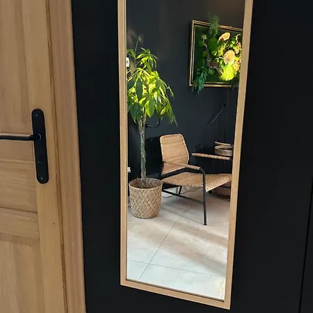 Apartment Pink Tropical Champagne *