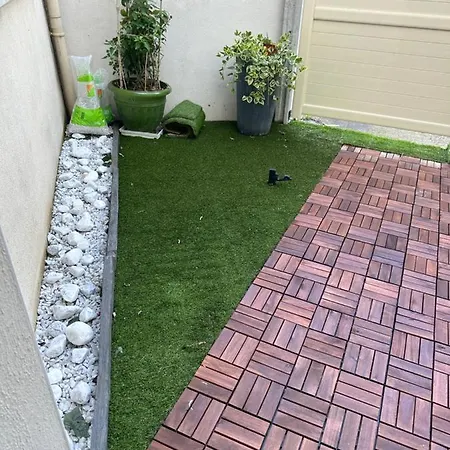 Pink Tropical Champagne Reims