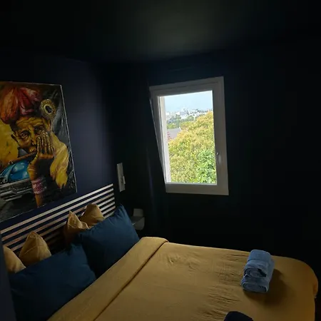 Pink Tropical Champagne 아파트