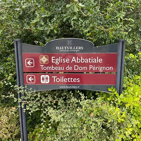 아파트 Pink Tropical Champagne *