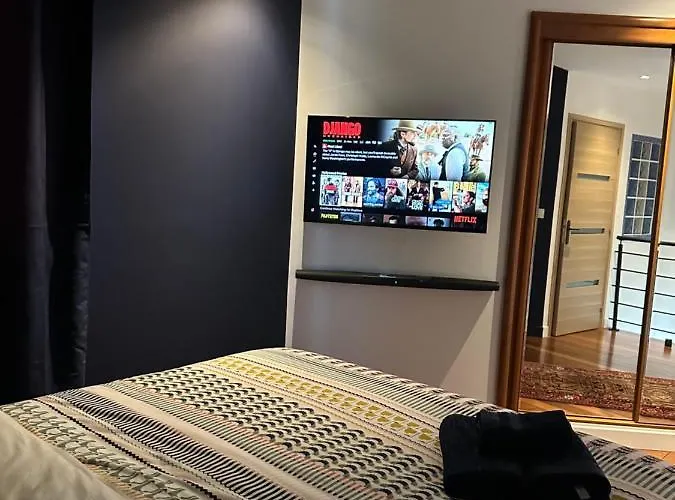 Pink Tropical Champagne رانس