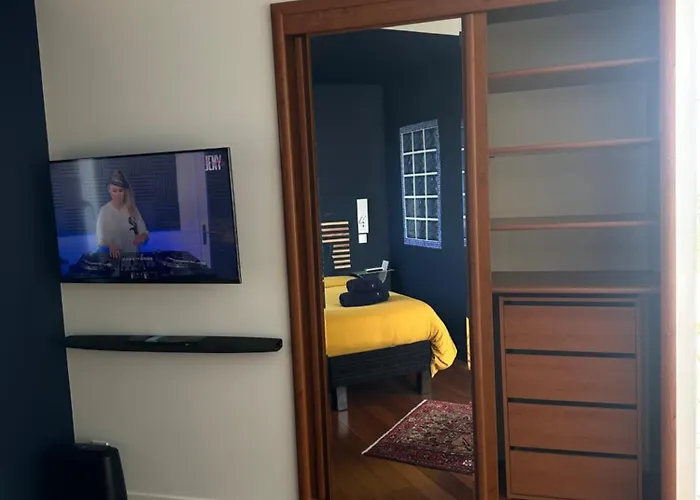 Pink Tropical Champagne شقة رانس