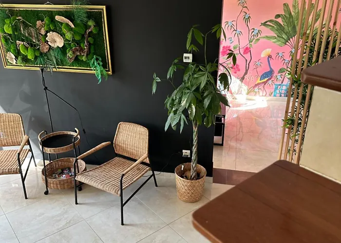 דירה Pink Tropical Champagne ריימס